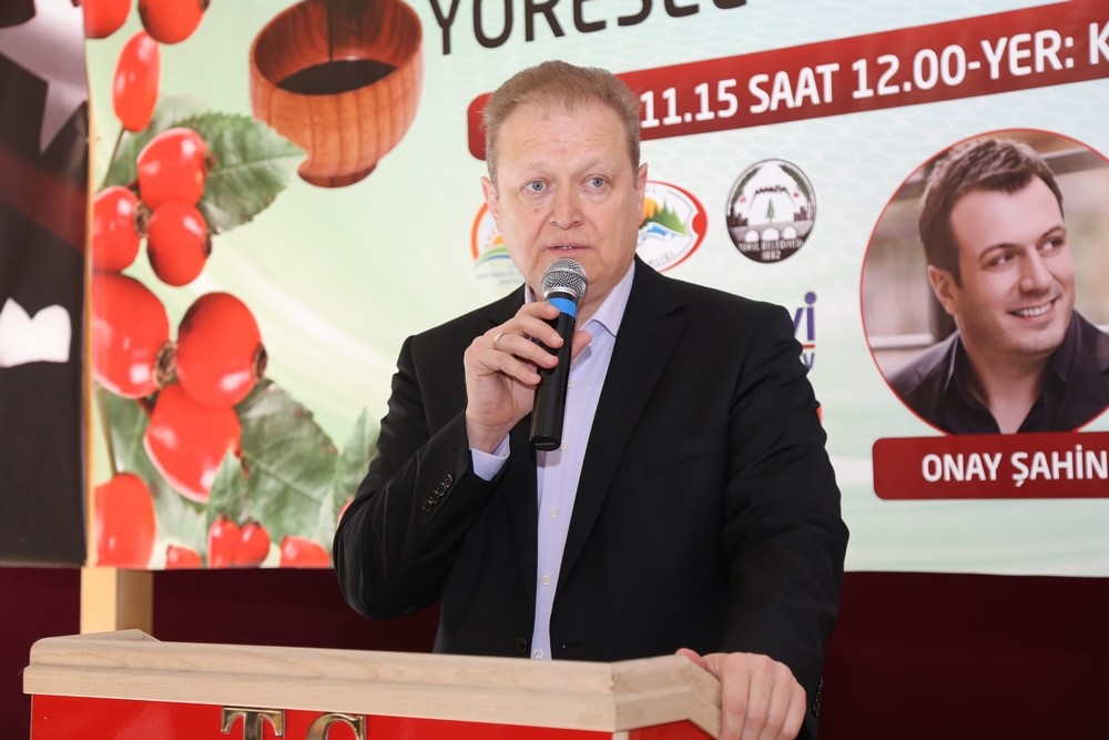 Torul’da 1. Kuşburnu ve Pekmez Şenliği düzenlendi 6