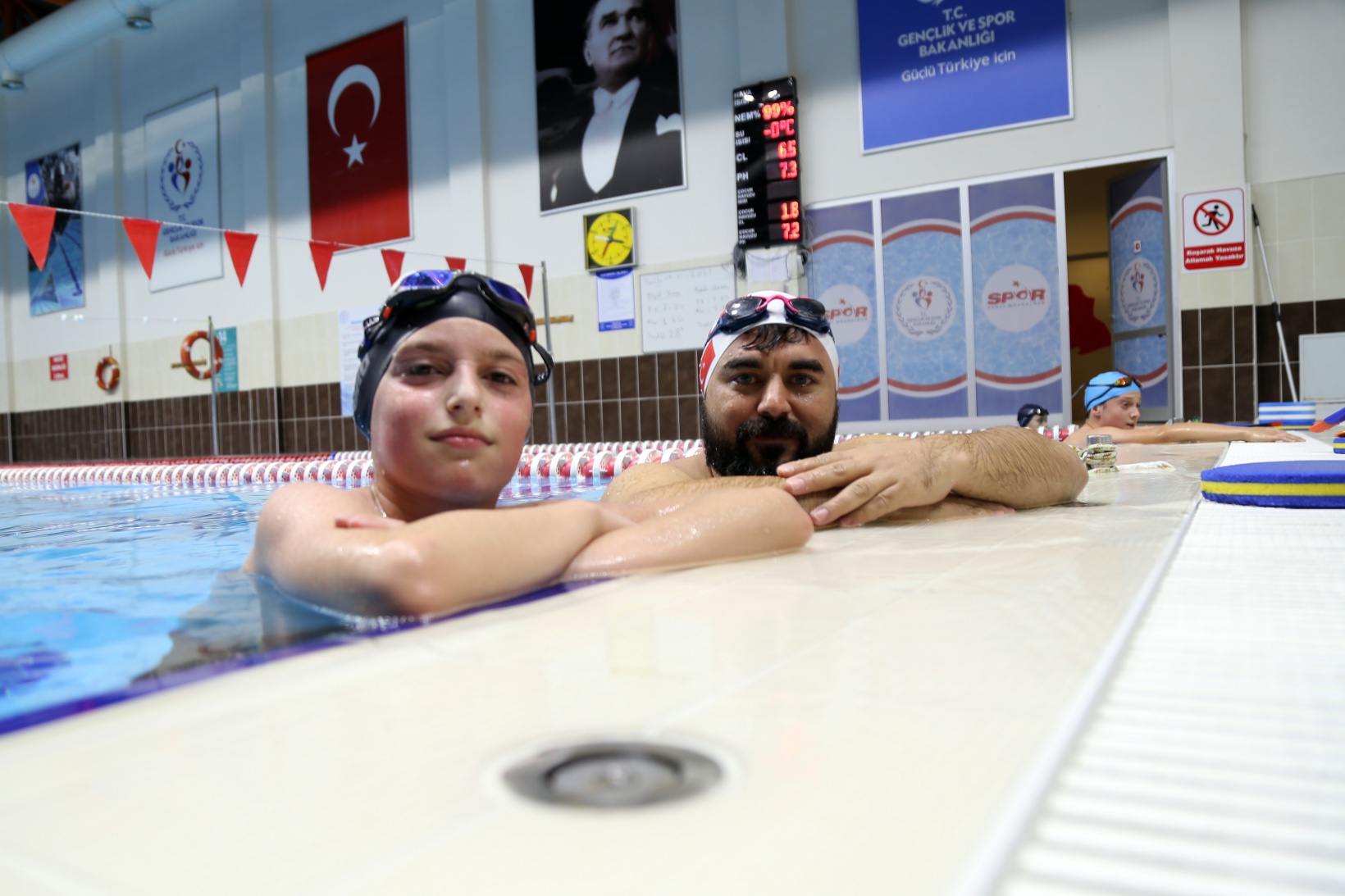 Çocuklar yüzme ile ameliyattan kurtuluyor 6