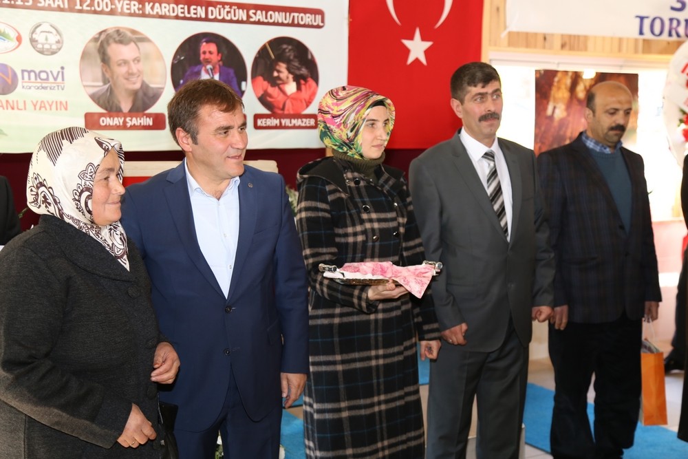 Torul’da 1. Kuşburnu ve Pekmez Şenliği düzenlendi 8