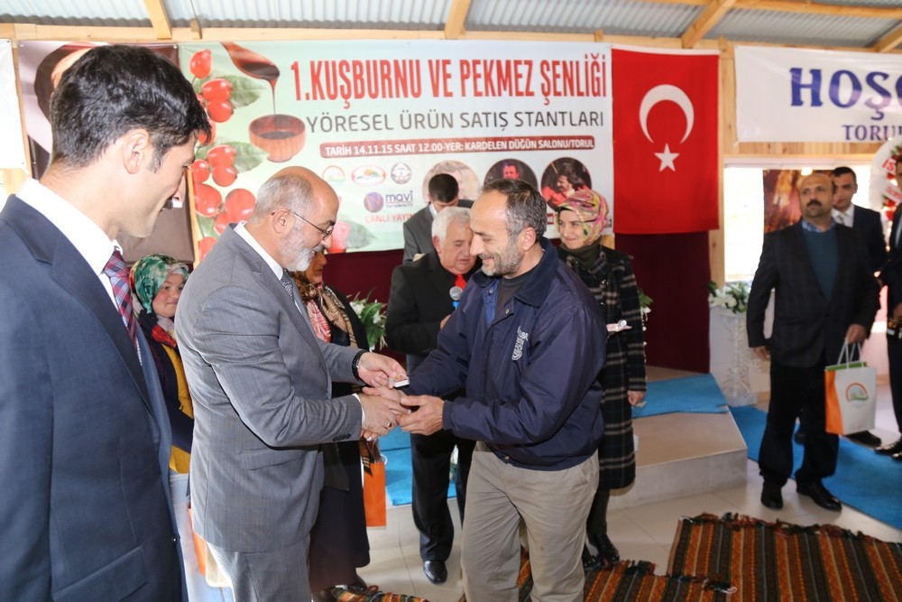 Torul’da 1. Kuşburnu ve Pekmez Şenliği düzenlendi 9