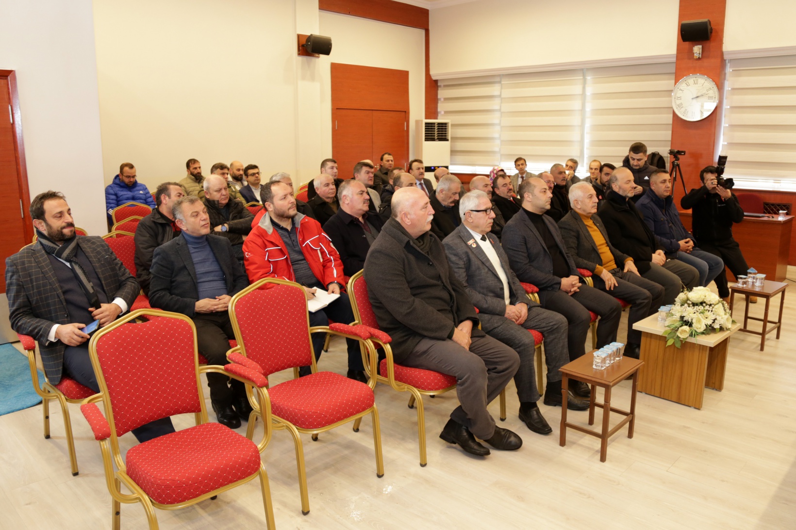 Vali Taşbilek “Tekrar gayret, ha gayret” diyerek yardım kampanyalarının devamını istedi 17