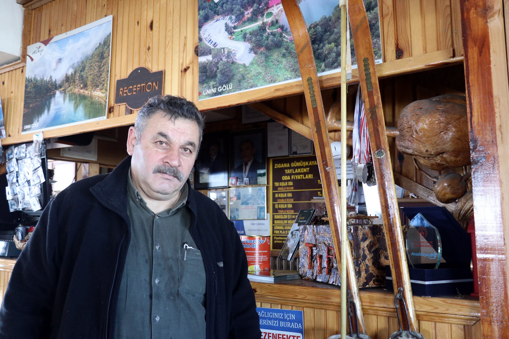 Yarım asırlık kayak takımına gözü gibi bakıyorlar 5