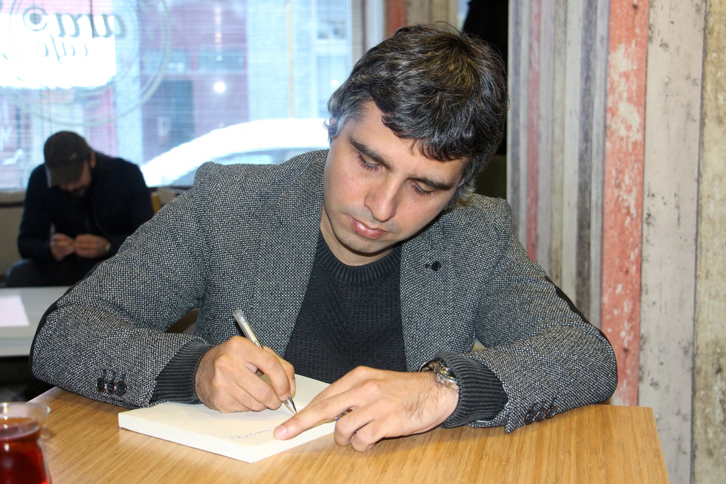 Okudu, yazdı, imzaladı 5