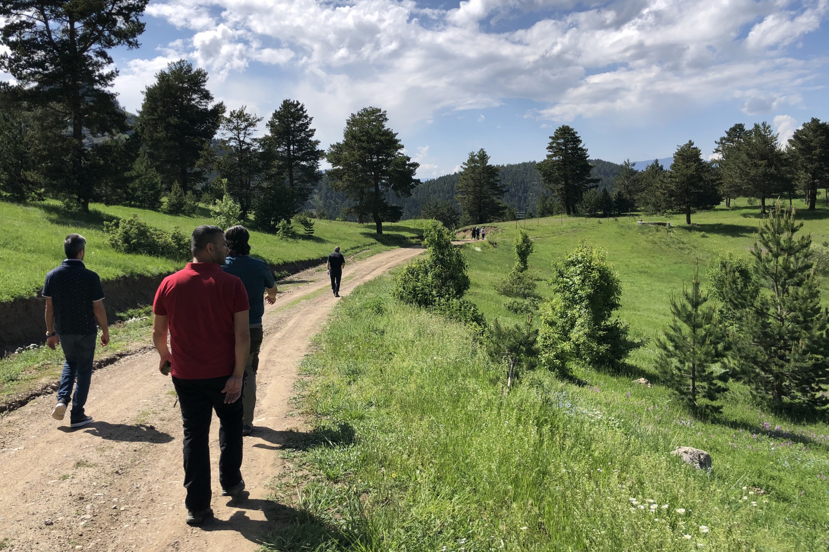 Gümüşhaneli doğaseverler Altınpınar Gölünde kamp kurdu 20