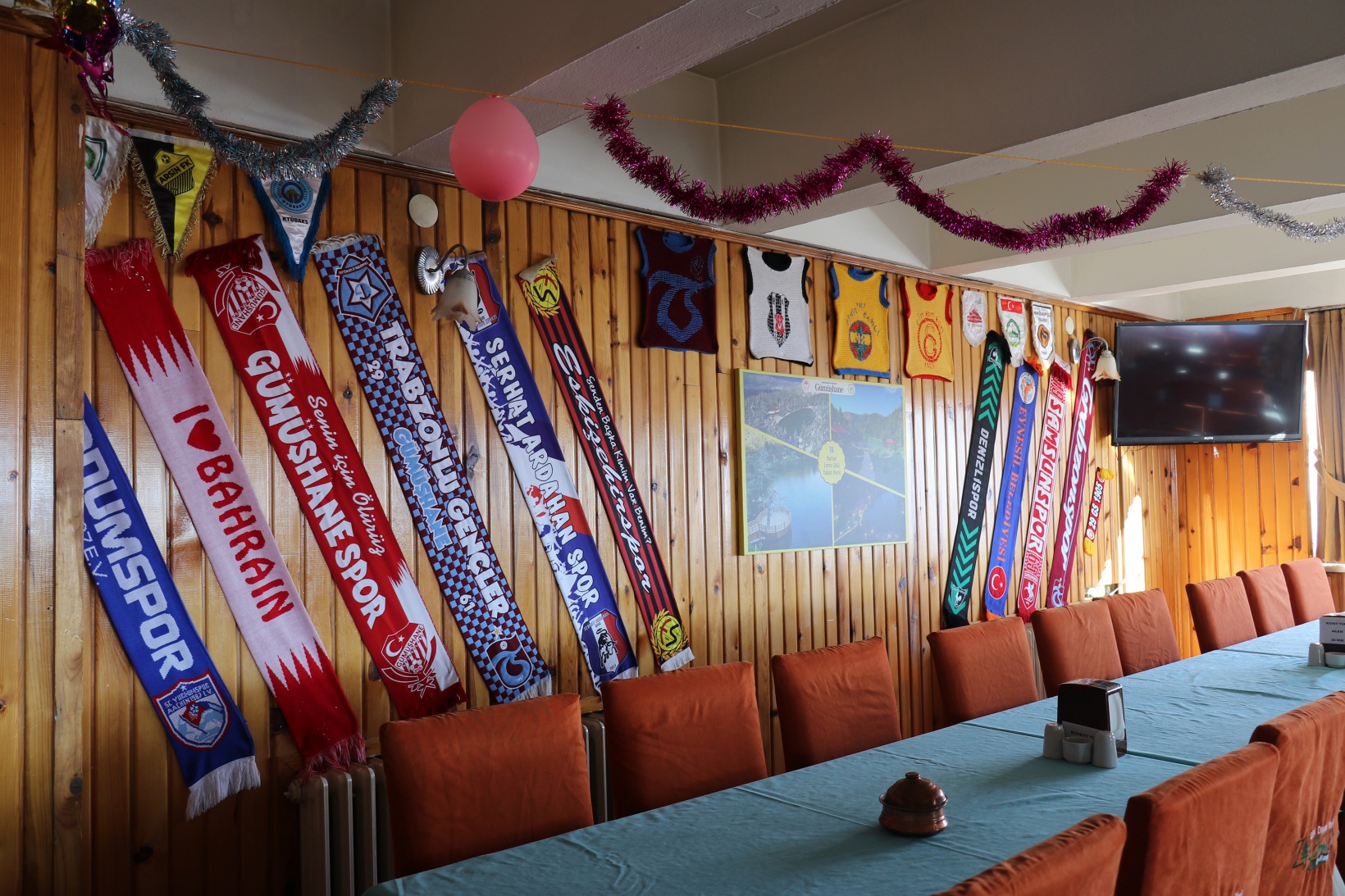 Yarım asırlık kayak takımına gözü gibi bakıyorlar 9