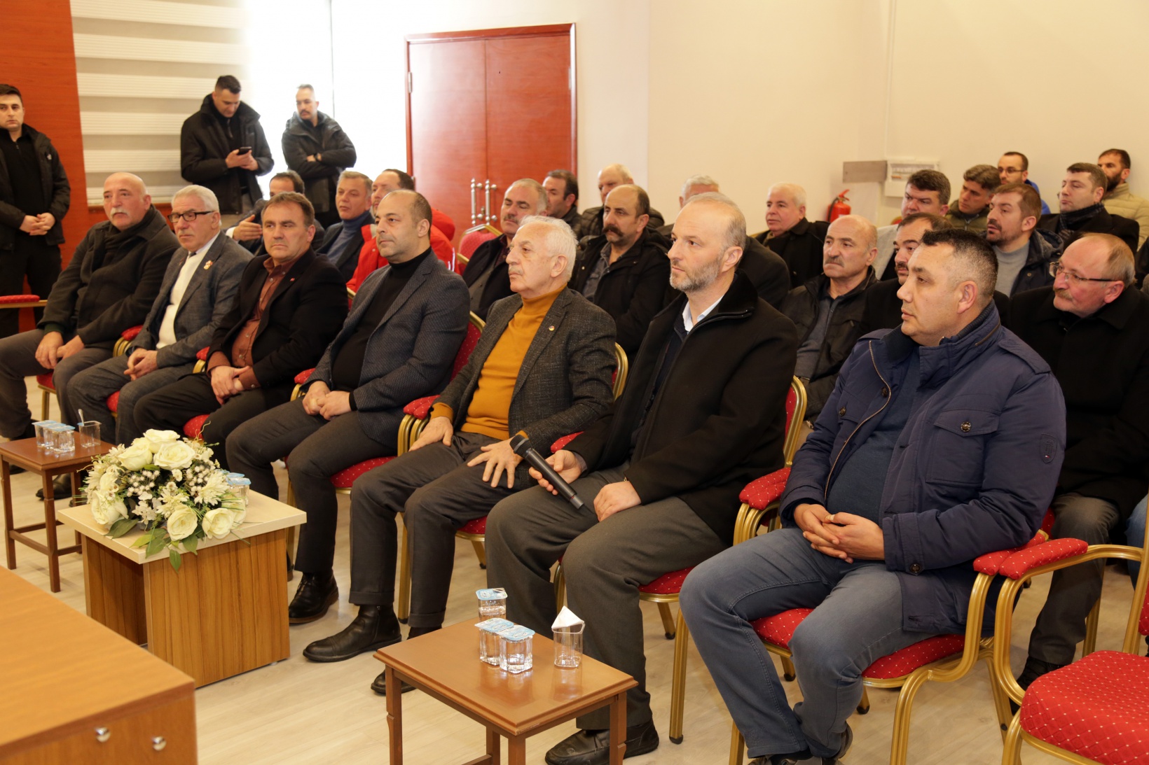 Vali Taşbilek “Tekrar gayret, ha gayret” diyerek yardım kampanyalarının devamını istedi 5