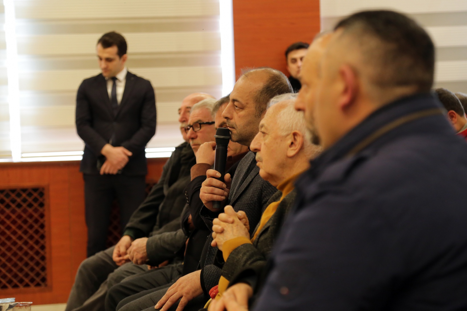 Vali Taşbilek “Tekrar gayret, ha gayret” diyerek yardım kampanyalarının devamını istedi 13