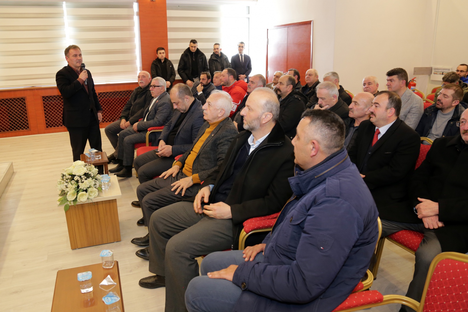 Vali Taşbilek “Tekrar gayret, ha gayret” diyerek yardım kampanyalarının devamını istedi 11