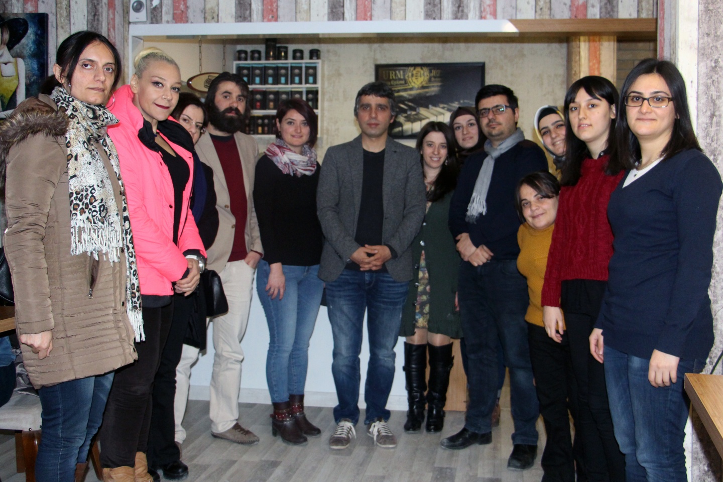 Okudu, yazdı, imzaladı 9