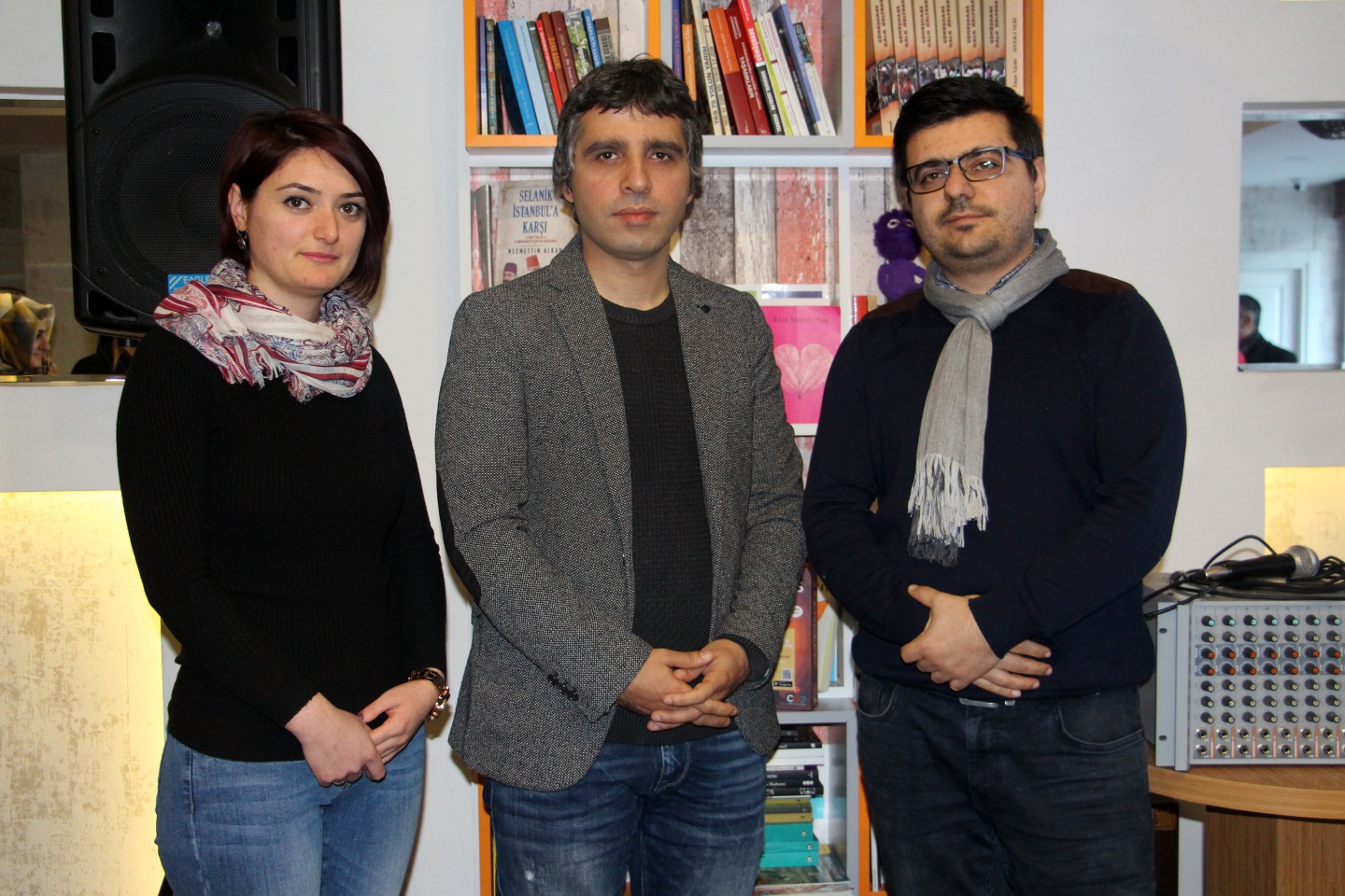 Okudu, yazdı, imzaladı 12