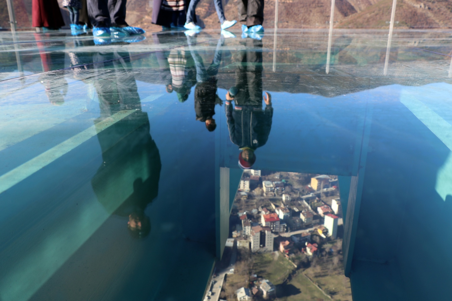 Torul Kalesi cam seyir terası büyülüyor 17