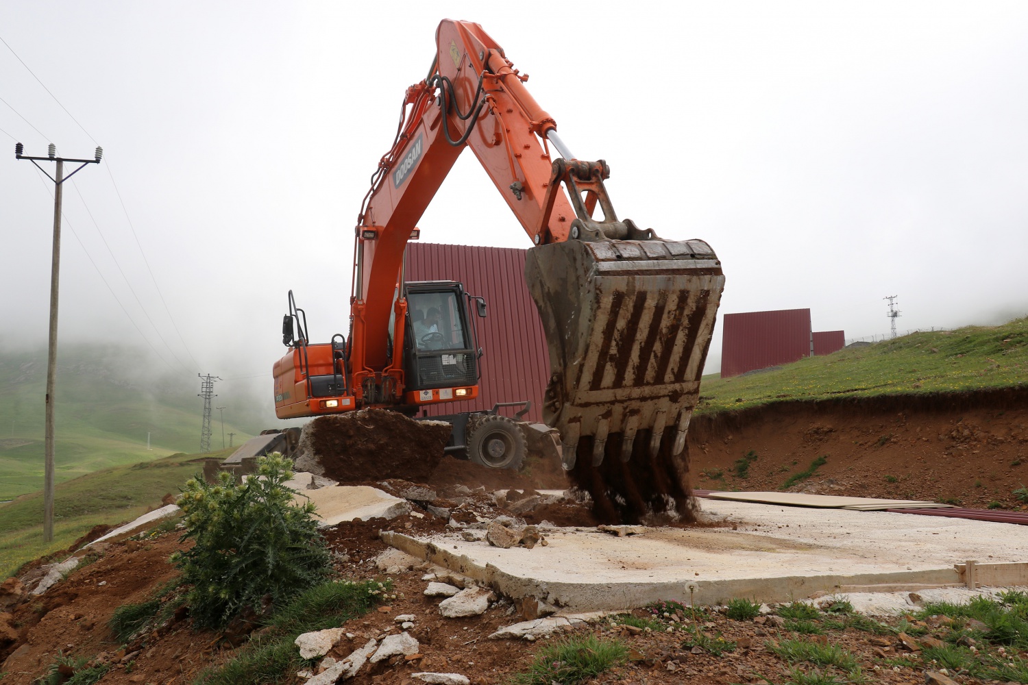 Ve kaçak binalar yıkılmaya başlandı 10
