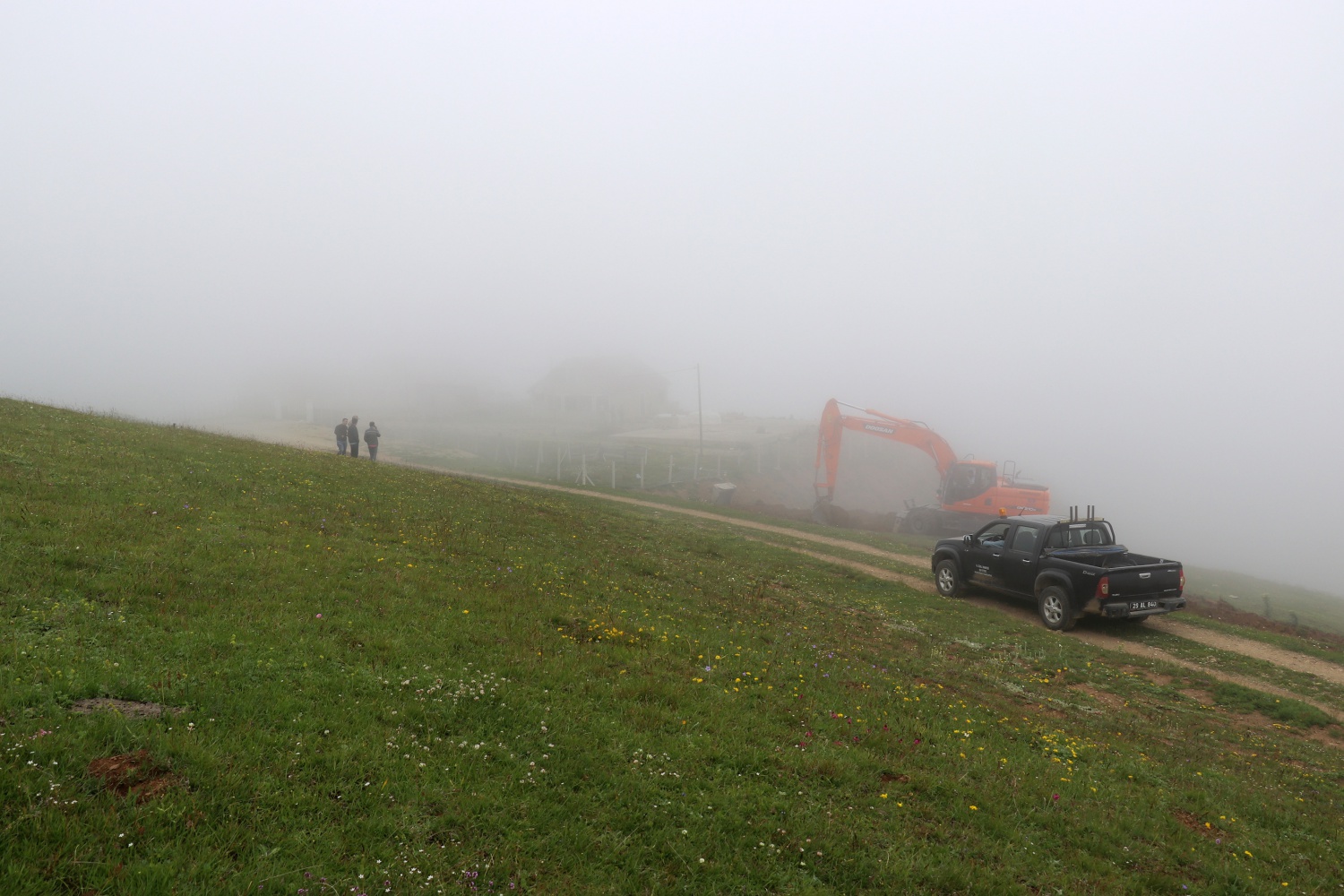 Ve kaçak binalar yıkılmaya başlandı 1