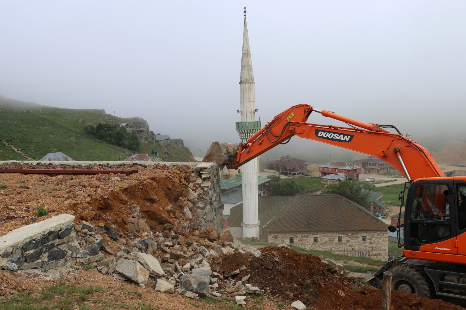 Ve kaçak binalar yıkılmaya başlandı 12
