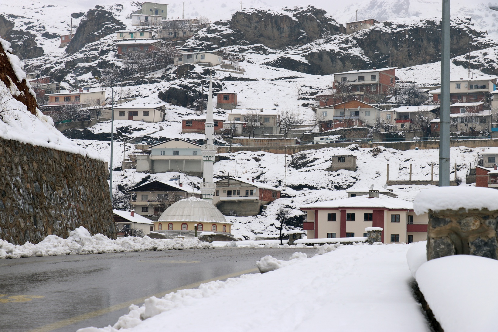 Gümüşhane’de kar kalınlığı 14 santimetreye ulaştı 14