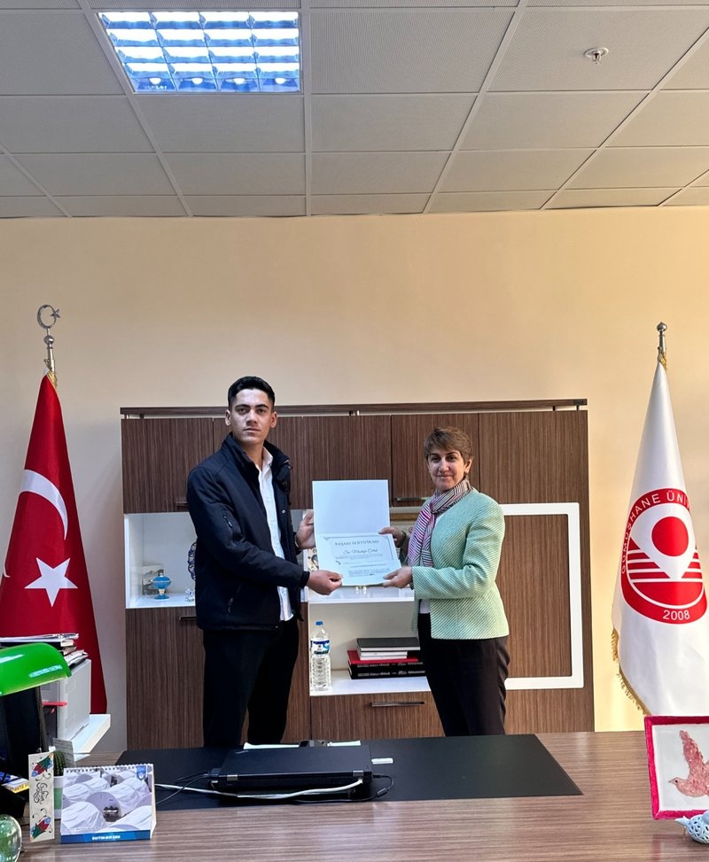 GÜ’de ödüllü masa tenisi turnuvası düzenlendi 1