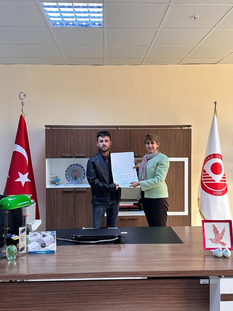 GÜ’de ödüllü masa tenisi turnuvası düzenlendi 3