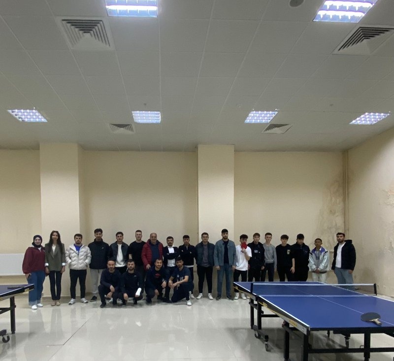 GÜ’de ödüllü masa tenisi turnuvası düzenlendi 5