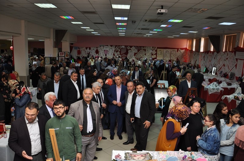 Gümüşhane’de Halk Eğitimi yılsonu sergisi açıldı 13