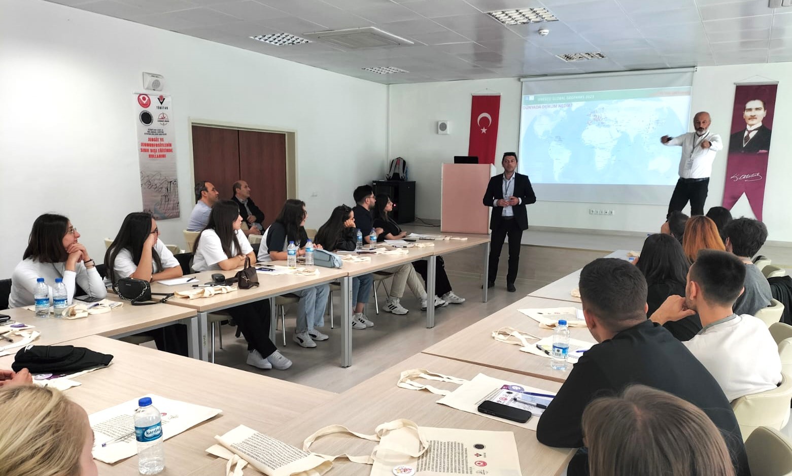 Jeosit ve Jeomorfositlerin Sınıf Dışı Eğitimde Kullanımı Etkinliği Başladı 1