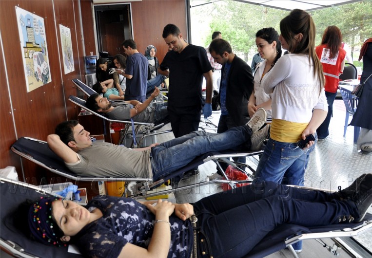 Üniversite Öğrencilerinden Kan Bağışına Yoğun İlgi 4