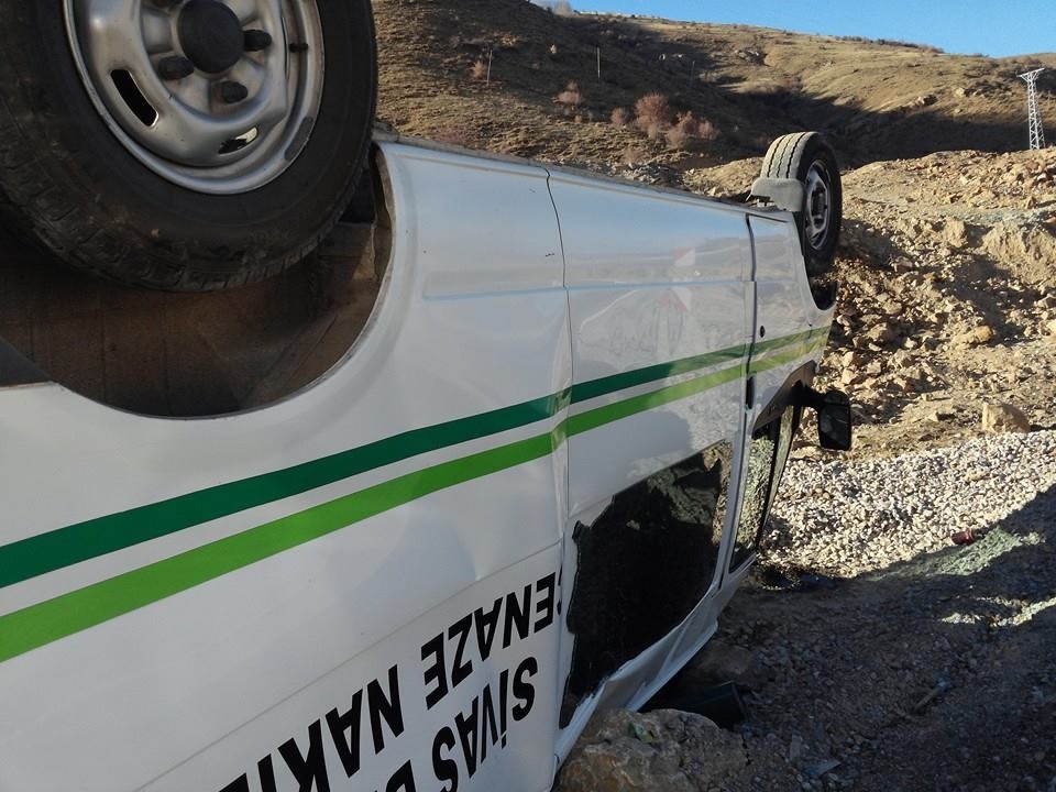 Kelkit'te Cenaze Aracı Devrildi 1