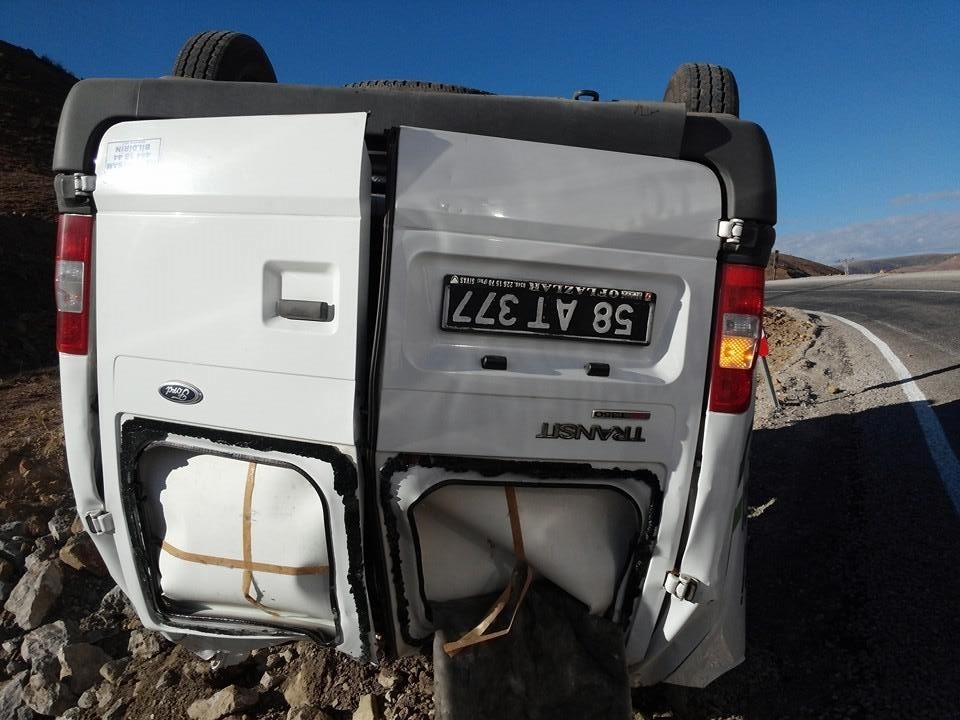 Kelkit'te Cenaze Aracı Devrildi 2