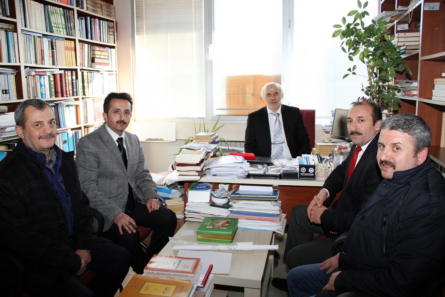 ‘Gümüşhanevi kabına ve dünyaya sığmayan bir alimdir’ 6