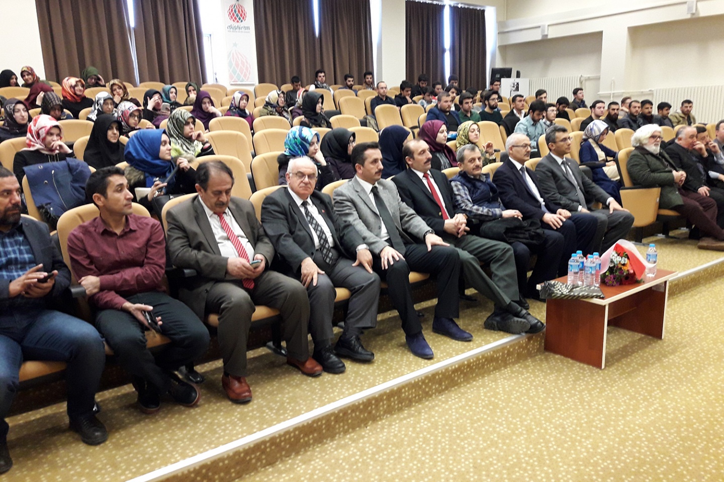 ‘Gümüşhanevi kabına ve dünyaya sığmayan bir alimdir’ 4