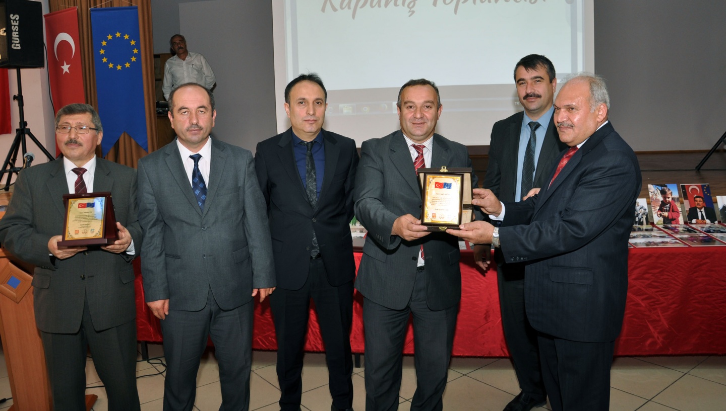 ‘Kızlarımız Okullaşıyor, Üniversiteler ve İş Alanlarıyla Buluşuyor’ projesi sona erdi 16