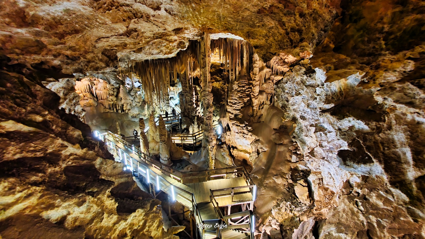 150 milyon yıllık Karaca Mağarası’nda sezon devam ediyor 8