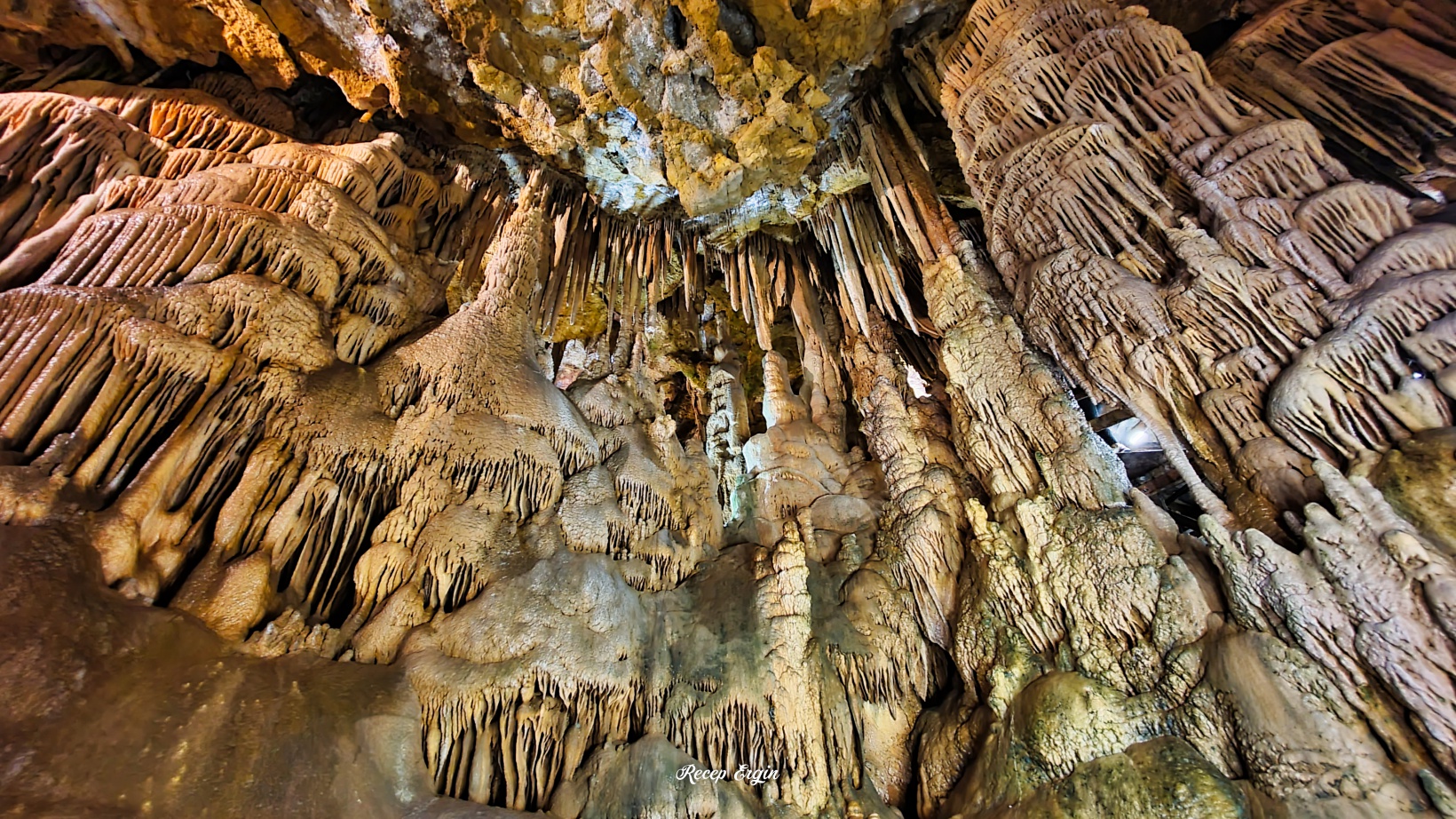 150 milyon yıllık Karaca Mağarası’nda sezon devam ediyor 19