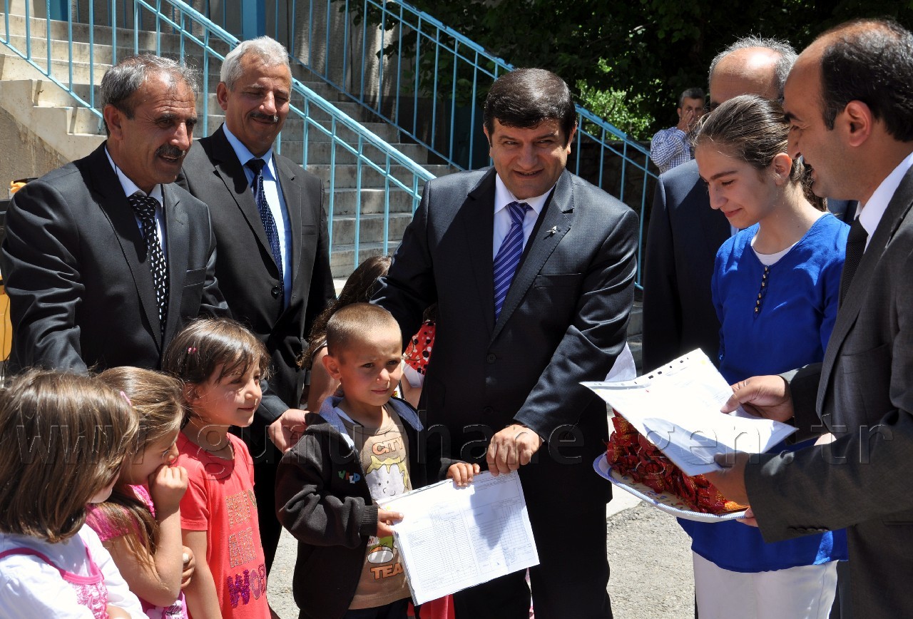 22 bin 473 Öğrenci Karne Aldı 10