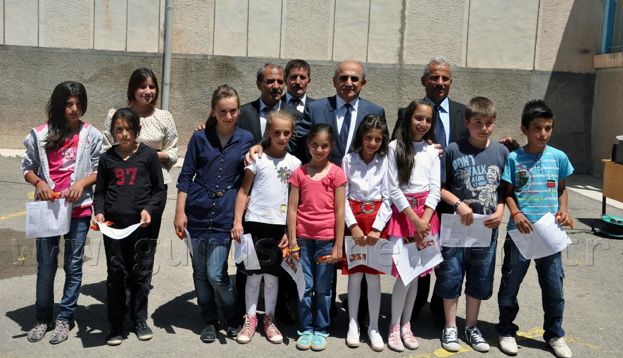 22 bin 473 Öğrenci Karne Aldı 11