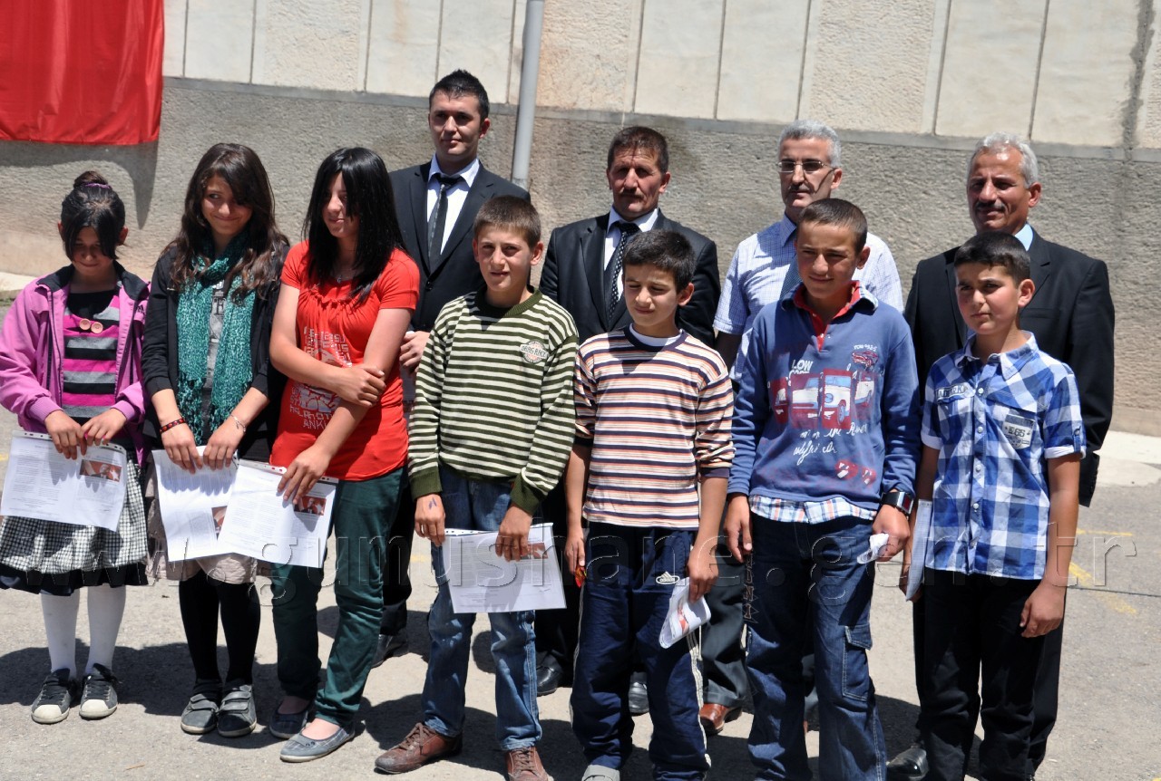 22 bin 473 Öğrenci Karne Aldı 12