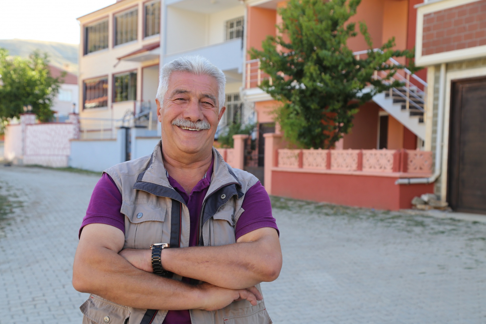 Bu köydekiler sevdiklerinin isimlerini çatılara yazıyor 1