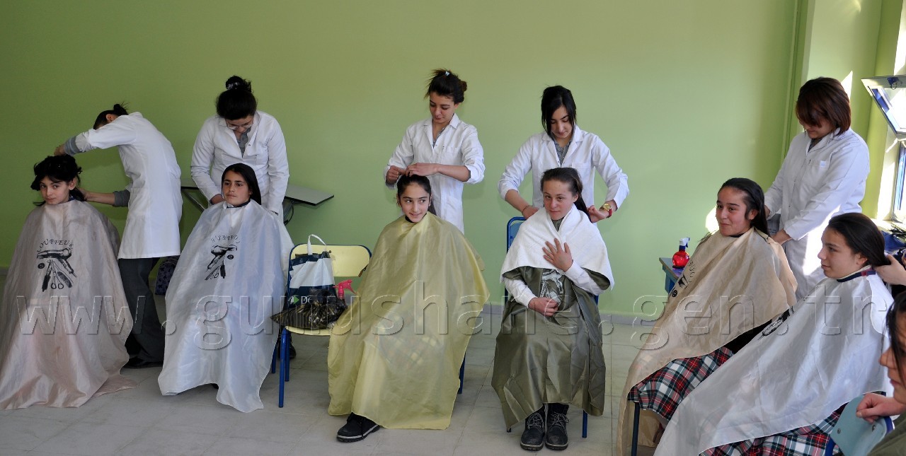 Ablalardan Kardeşlere Ücretsiz Saç Bakımı  1