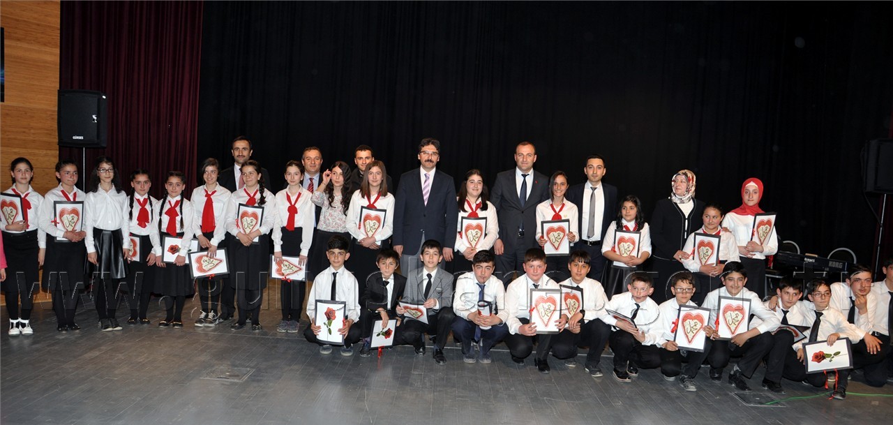 Dumlupınar öğrencilerinden kutlu doğum programı 10