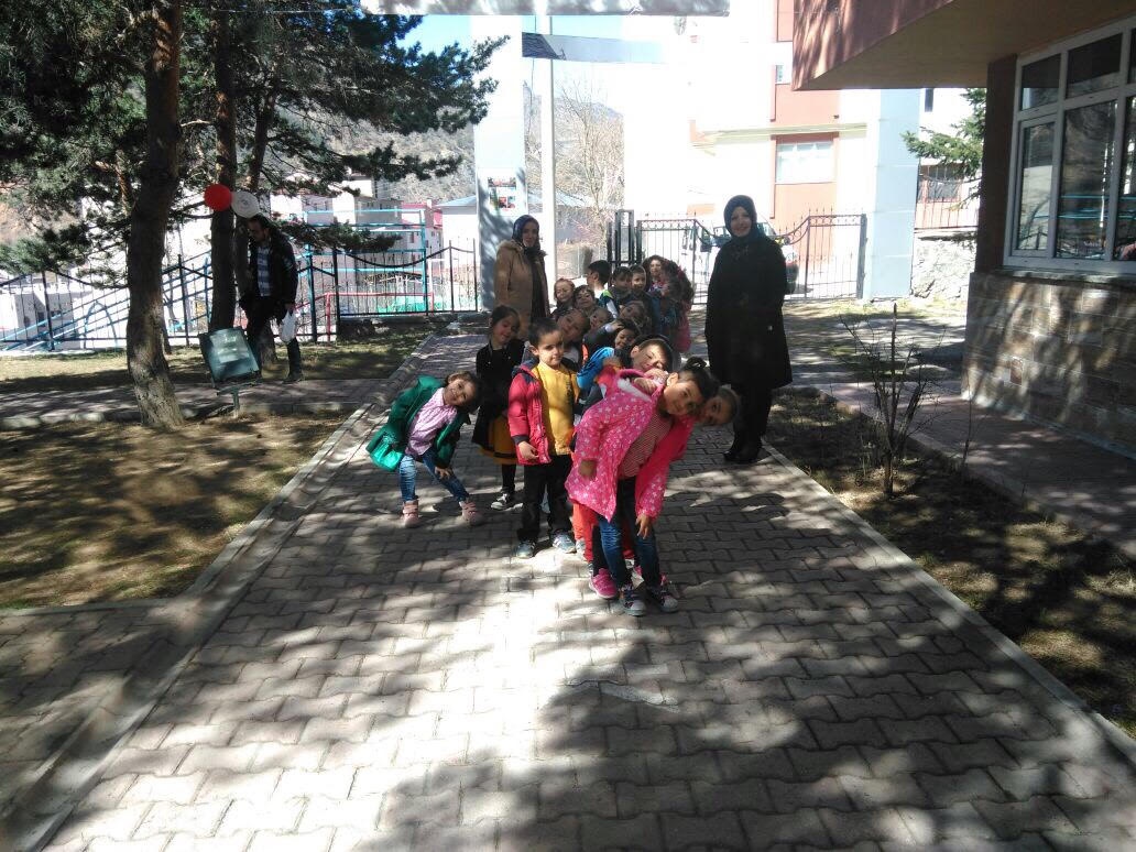 Minikler kütüphanede 1