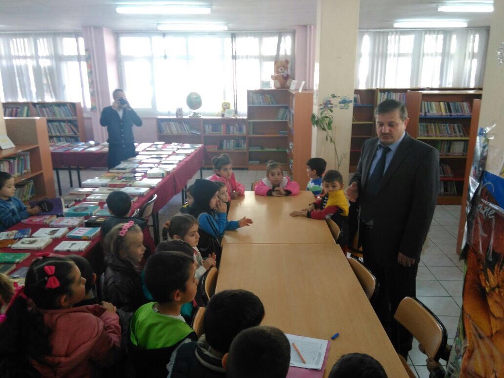 Minikler kütüphanede 6