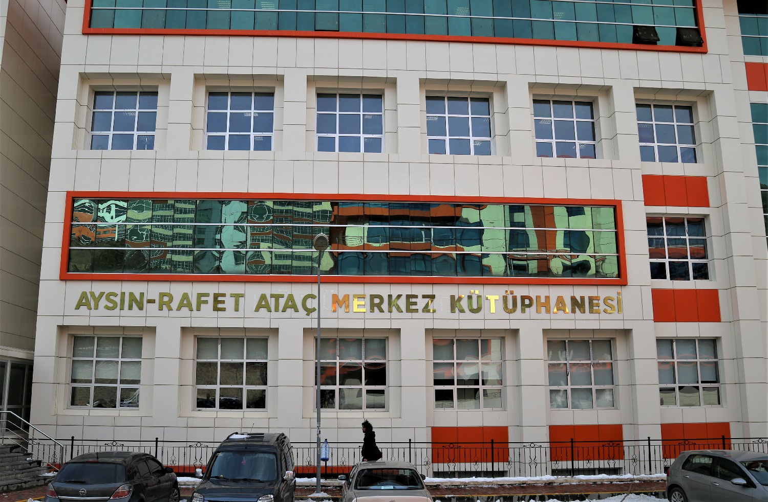 GÜ Kütüphanesi kalitesini artırmaya devam ediyor 11