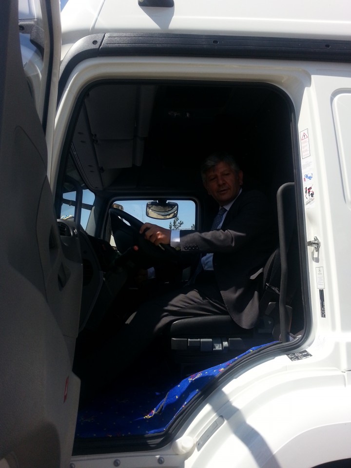 Milletvekili Aydın Gümüşhane’de Çalınmadık Kapı Sıkılmadık El Bırakmıyor 1