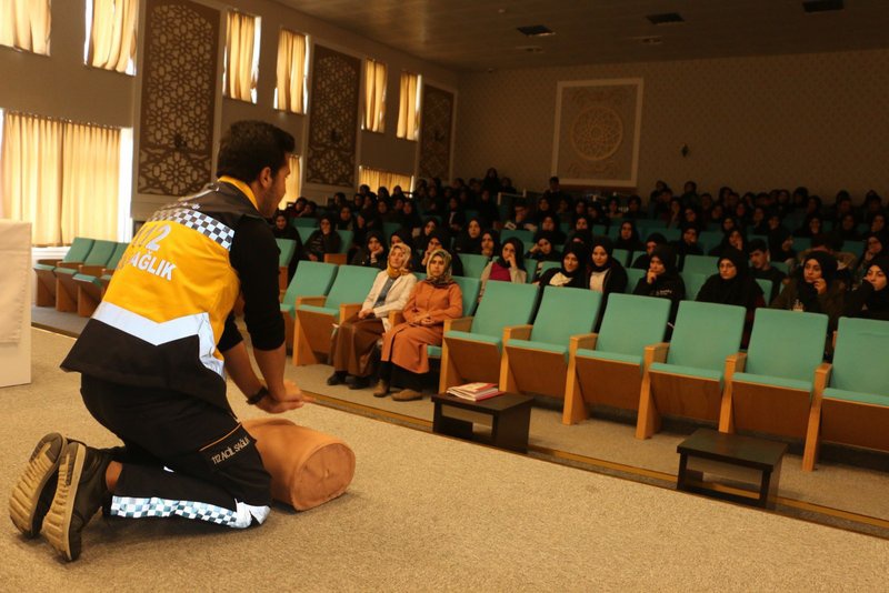 Kelkit’te liselerde ilk yardım eğitimi verildi 1