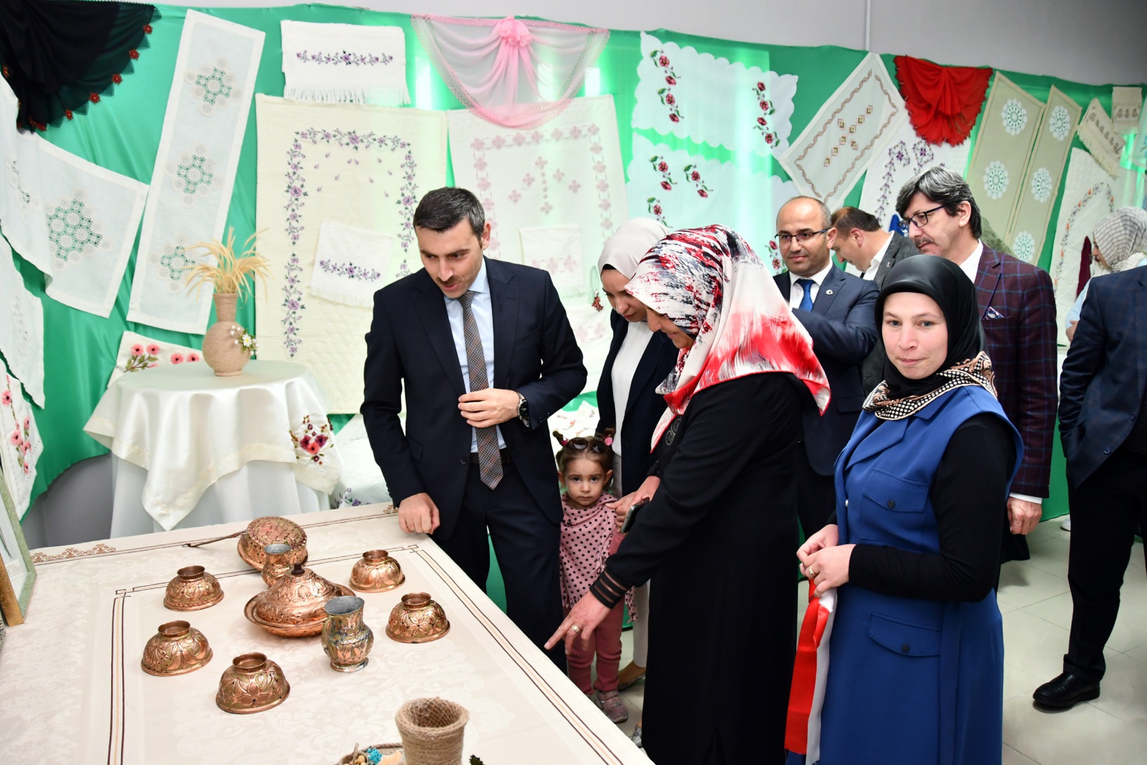 Torul’da Halk Eğitimi sergisi açıldı 24