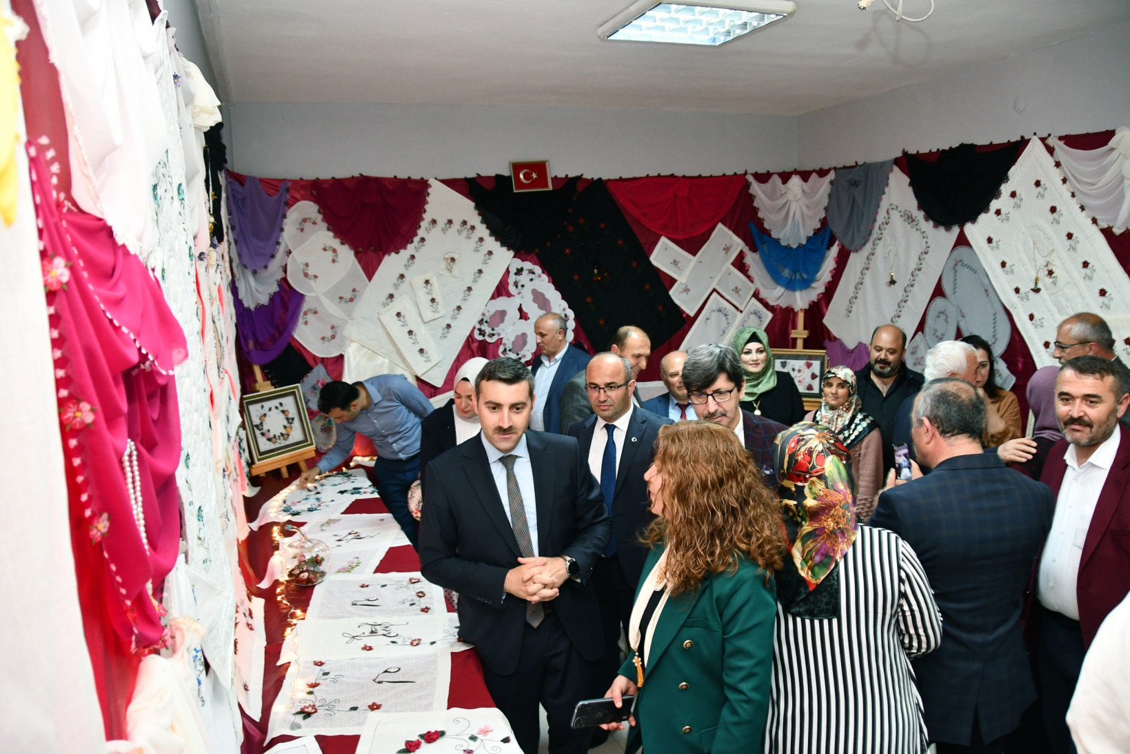 Torul’da Halk Eğitimi sergisi açıldı 18