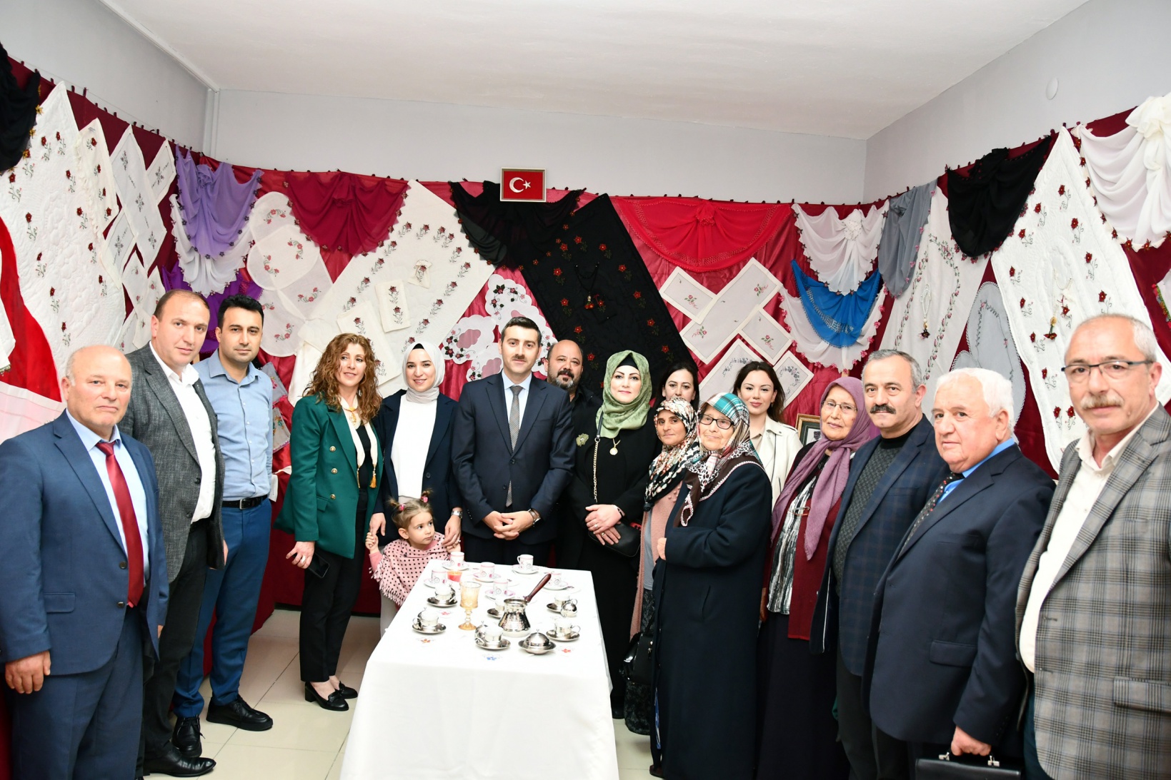 Torul’da Halk Eğitimi sergisi açıldı 13