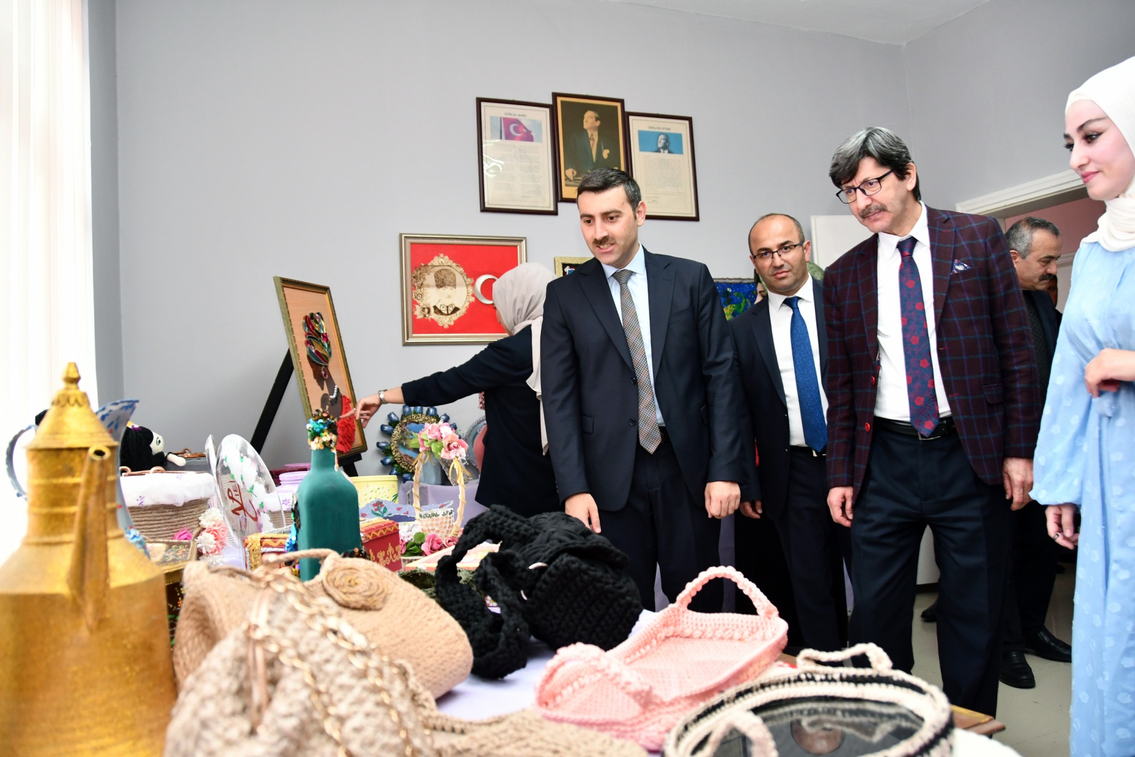 Torul’da Halk Eğitimi sergisi açıldı 10