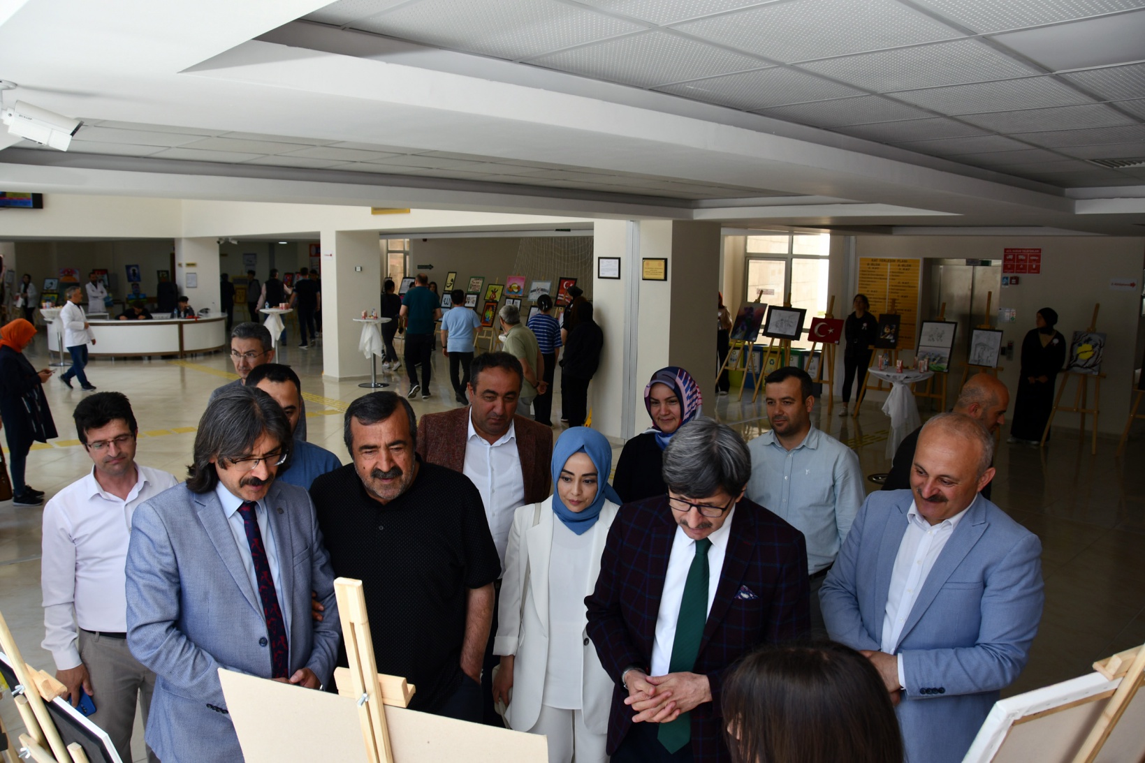 Gümüşhane Lisesi öğrencilerinin resim sergisi beğeni topladı 14