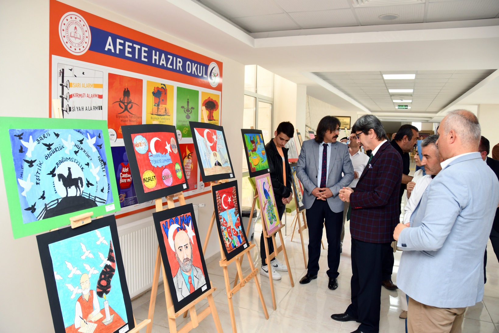 Gümüşhane Lisesi öğrencilerinin resim sergisi beğeni topladı 6