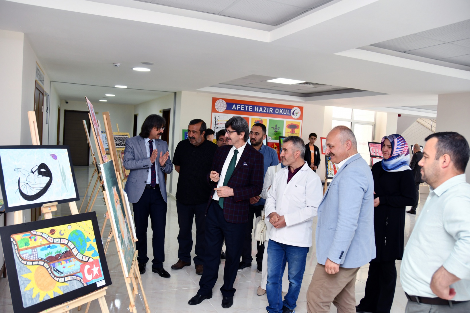 Gümüşhane Lisesi öğrencilerinin resim sergisi beğeni topladı 9